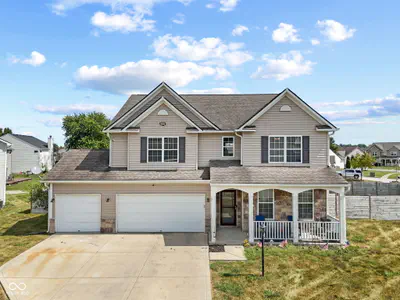 9471 Treyburn Lakes Drive, Indianapolis