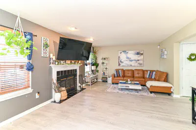 15289 Ten Point Drive, Noblesville - 12