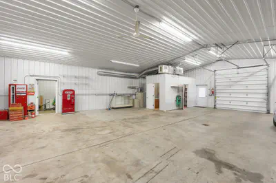 11444 Red Oak Court, Columbus - 64