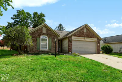 1495 Hedge Court, Greenfield