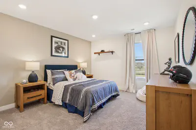 228 Heritage Pass, Greenfield - 36