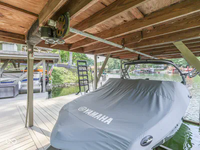 6250 Grosbeak Court, Nineveh - 24