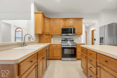 725 Greystone Court, Columbus - 27
