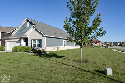 6798 W Wintergreen Court, McCordsville - 2