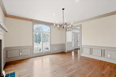 8437 500, Zionsville - 19