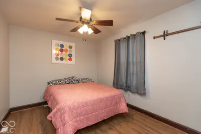 1003 Center Street, Seymour - 12