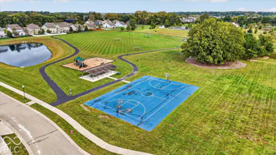 4437 Boyd Place, Westfield - 37