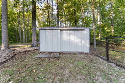 9444 N Gray Avenue, Unionville - 51