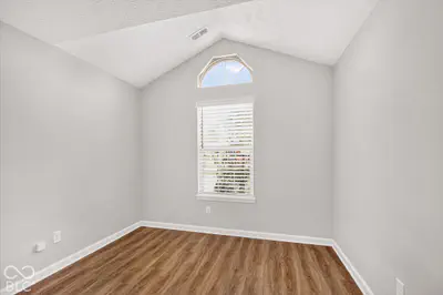 9741 Roxbury Drive, Fishers - 19