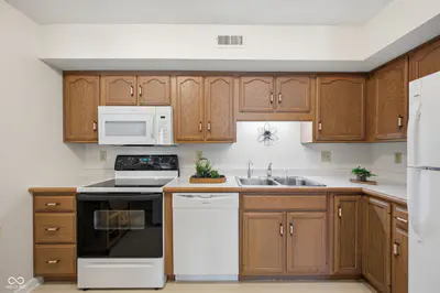 7601 Newport Bay Drive, Indianapolis - 10