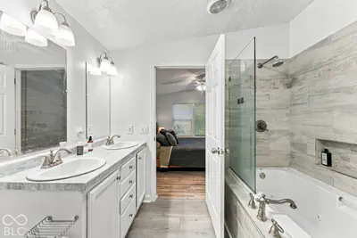 9444 N Gray Avenue, Unionville - 17