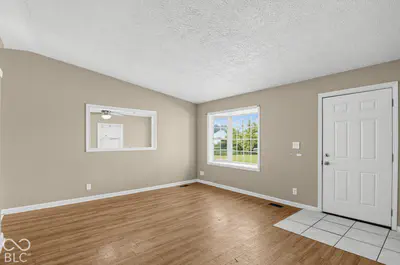 9207 Rochelle Drive, Indianapolis - 3