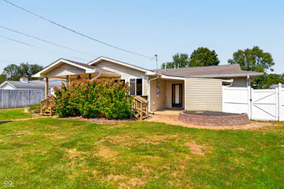 2846 Hillside Drive, Bedford - 39