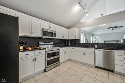 9516 Aberdare Drive, Indianapolis - 16