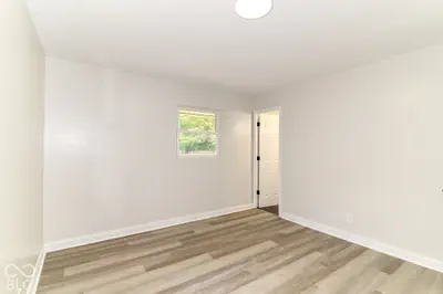 9226 Rochelle Drive, Indianapolis - 18