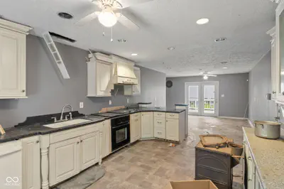 10580 State Road 243, Cloverdale - 13