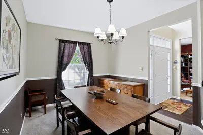 11810 Queenwood Court, Fishers - 4