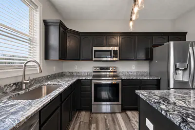9471 Treyburn Lakes Drive, Indianapolis - 16