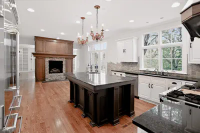 8437 500, Zionsville - 30