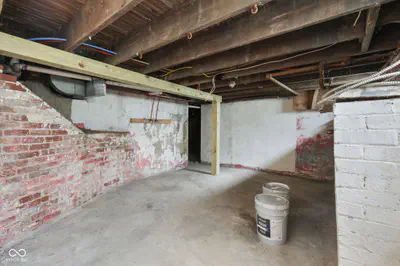 425 Sanders Street, Indianapolis - 34