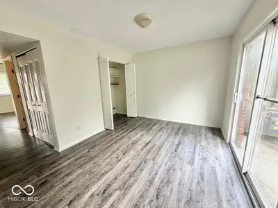 954 Greenwood, Greenwood - 12