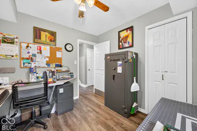 261 Oakwood, Greenwood - 32