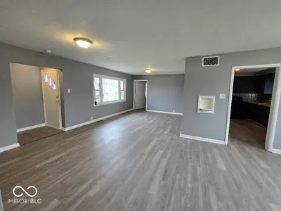 203 Walnut Street, Farmland - 4