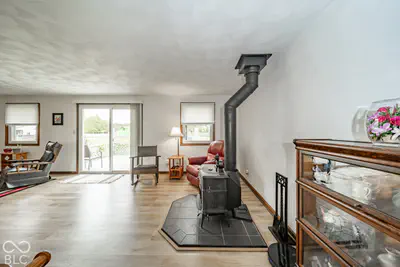 10664 S 9 W, Pendleton - 5