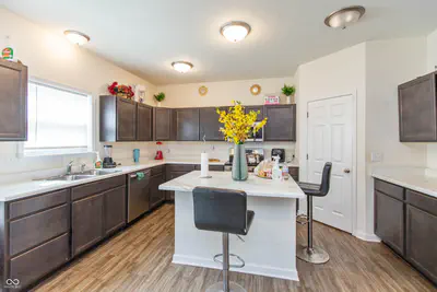 2016 Sandhill Drive, Seymour - 7