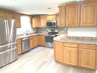 10701 S 400 W, Columbus - 12