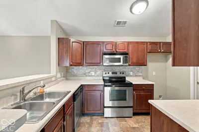 6239 Amber Creek Lane, Indianapolis - 18