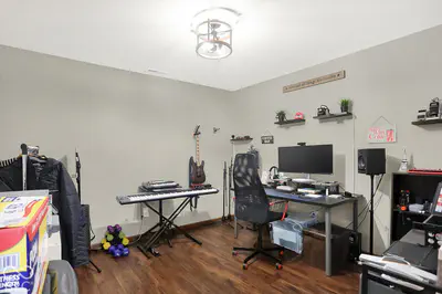 27 W Roberts Road, Indianapolis - 44