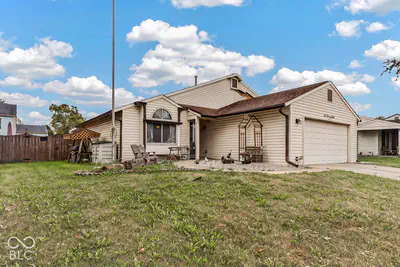 625 Woods Crossing Drive, Indianapolis