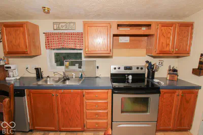 1704 Country Manor W, North Vernon - 10