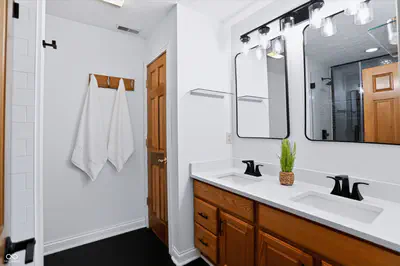 1020 Sunset Bay, Cicero - 28