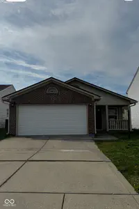 529 Meadows Edge Lane, Indianapolis