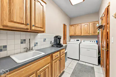 4383 Red Hawk Court, Columbus - 37
