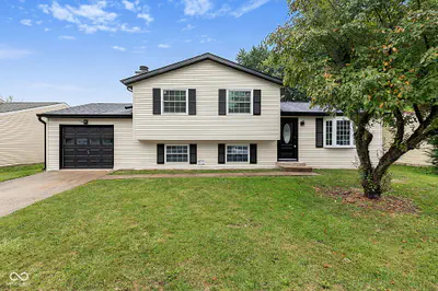 921 Waring Drive E, Indianapolis