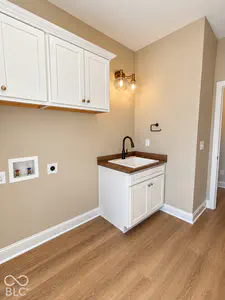 3888 Autumn Way, Seymour - 11