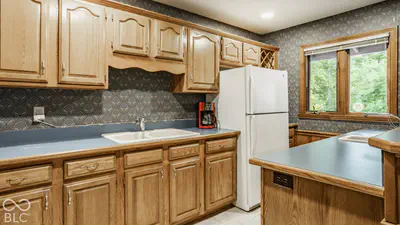 9037 Pinecreek Way, Indianapolis - 36