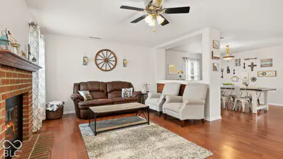 1124 E McClarnon Drive, Greenfield - 10