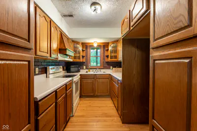 6546 County Road 1300, Seymour - 24