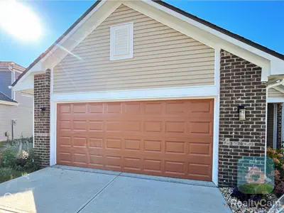 627 Derek Lane, Trafalgar - 10