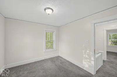 1031 College Street, South Bend - 28