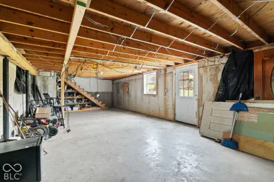 410 Main Street, English - 42