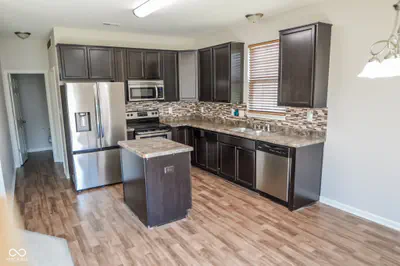 7645 Thorney Wood Drive, Indianapolis - 8