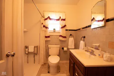 2636 E 40th Street, Indianapolis - 25