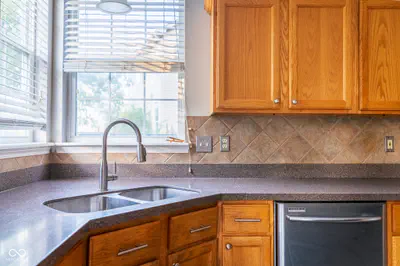 8302 Crystal Pointe Lane, Indianapolis - 16