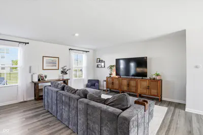 9860 Oakmont East Drive, Pendleton - 9