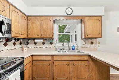 5300 Breezewood Drive, Muncie - 13